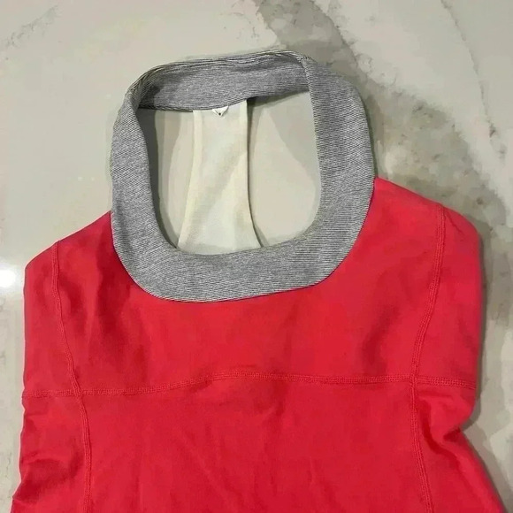 Lululemon Athletica ScoopNeck Racerback Activewear TankTop Pink ShelfBra Women 8 - Picture 2 of 6